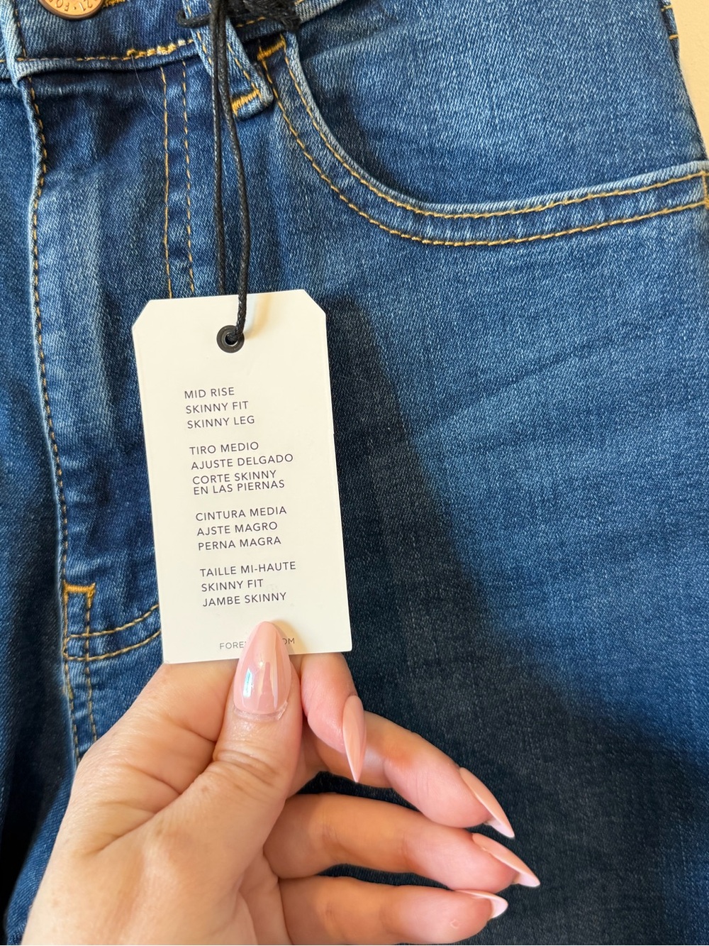 NWT Forever 21 Mid-Rise Skinny Jeans - Picture 4 of 7